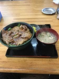 どんぶりや