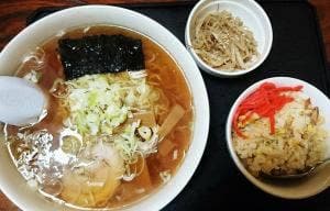 龍月館