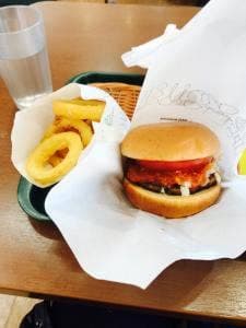 モスバーガー 八尾かやふり店