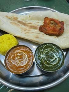 カレーダイニング チーズナン