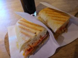 Abbraccio Uncle panino Ape Tokyo