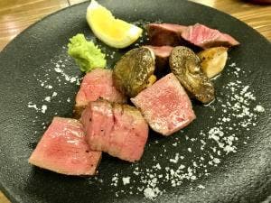 肉家 くざん