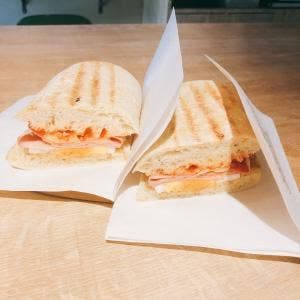 Abbraccio Uncle panino Ape Tokyo
