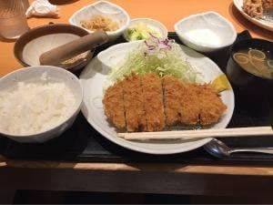 とんかつや漫遊亭