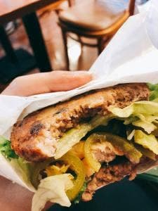 モスバーガー 一社駅前店