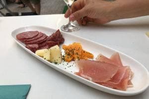 みろくバル HACHI 八戸屋台村みろく横丁