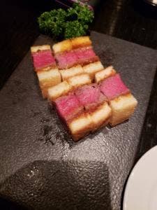 サロン ア ディネ ガルリ