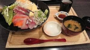 築地海鮮飛賀屋 ならファミリー店