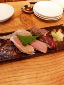 沖縄料理しまぶた屋 前兼久店／肉バル＆ダイニング ヤンバルミート