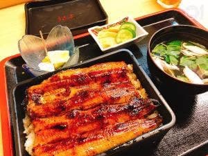 うな与