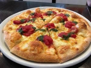 ピザ・ロイヤルハット とべ高尾田店