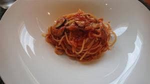 restaurant R