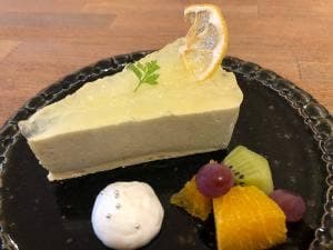 Cafe こもれび