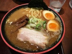 節系とんこつらぁ麺 おもと