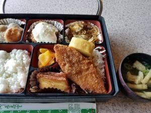 牛々亭 日の出店