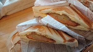 伊都ホットサンド 笑顔