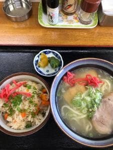 沖縄そば屋