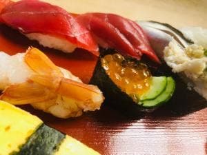 鮨おさ内