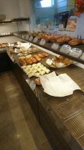 伊三郎製ぱん 花高松店