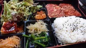 炭火焼肉・ホルモン 焼肉105