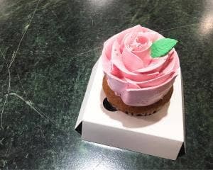 SALLYS CAP CAKE 札幌ファクトリー店