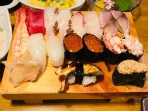や台ずし 湊川町