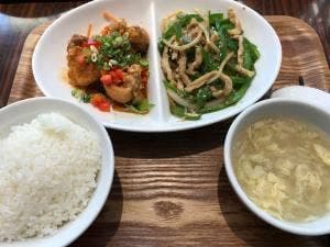紅虎餃子房 レッドタイガー 久茂地店