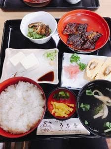 うな金