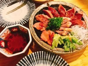 鳥やす