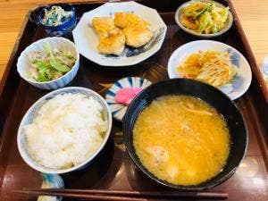 ごはんや ももんち