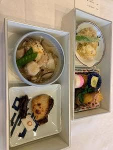 庭のホテル