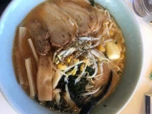 なしかラーメン 米良店