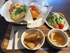 反町カフェぽらん