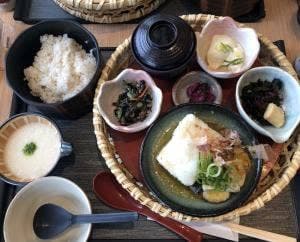 ご飯ととろろ とろ麦 ピエリ守山店