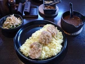 カレー専門店 亀屯