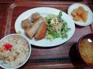 カフェ 白いピアノ