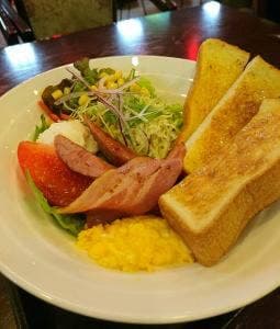 カフェコロラド二条駅前店