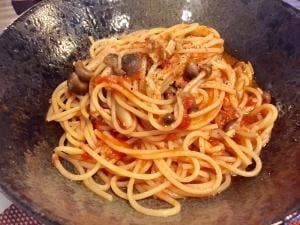 Vegan cafe Heaven's kitchen Hell's bar