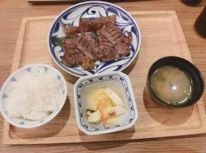 炙り牛たん 万 イオンモール津南店