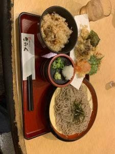 大阪うどん きらく 王寺店