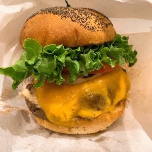 KUA`AINA 福岡ソラリアプラザ店