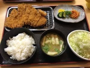 秀かつ折立店