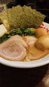 横浜家系ラーメン 吟家 誉田店