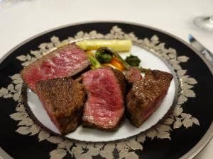 神戸牛炉釜炭焼ステーキ銀座一宮