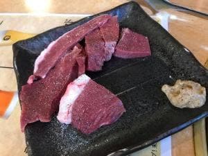 焼肉びーとん