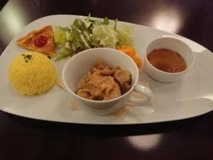 Cafe Chaton Rouge