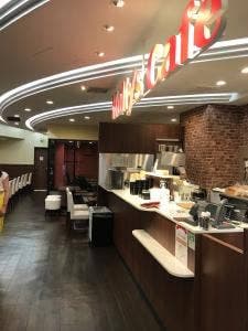 ホリーズカフェ 十三東口店