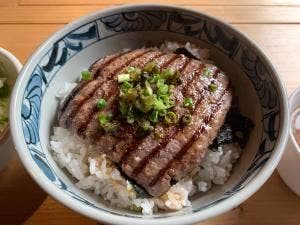 三股山荘