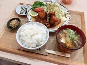 YASUMARUごはんcafe