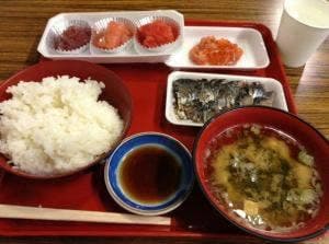 陸奥湊駅前市場